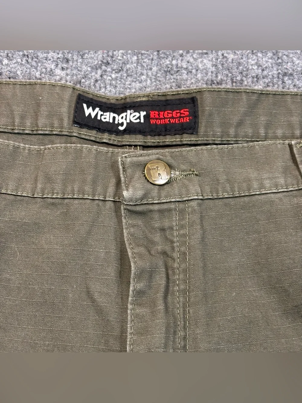 Wrangler RIGGS Workwear Carpenter Ripstop Shorts Mens 42 Green Canvas Cargo Duty